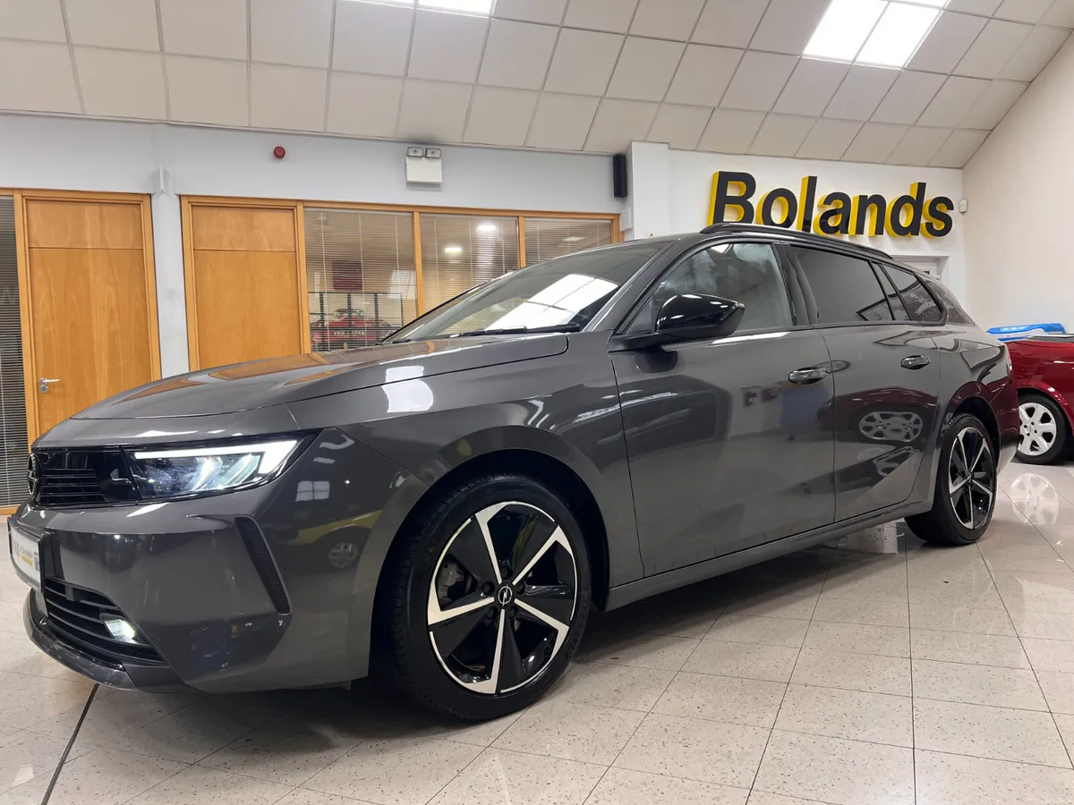 As New (242) AUTOMATIC DIESEL Sports Tourer ELEGAN - Image 2