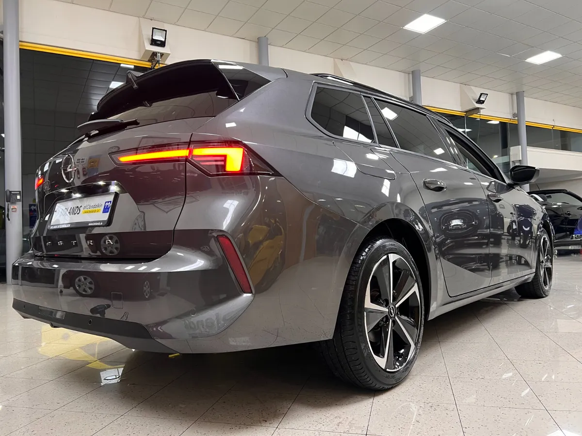 As New (242) AUTOMATIC DIESEL Sports Tourer ELEGAN - Image 1