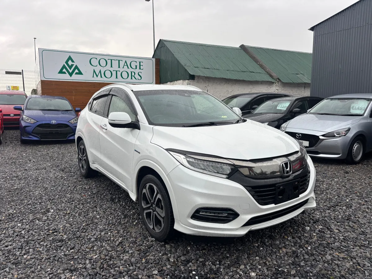 Honda Vezel 1.5 Auto Hybrid*TAN TRIM* - Image 2
