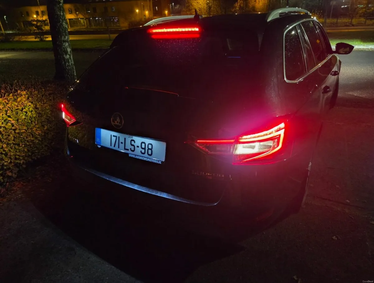 Skoda Superb 2017 - Image 4