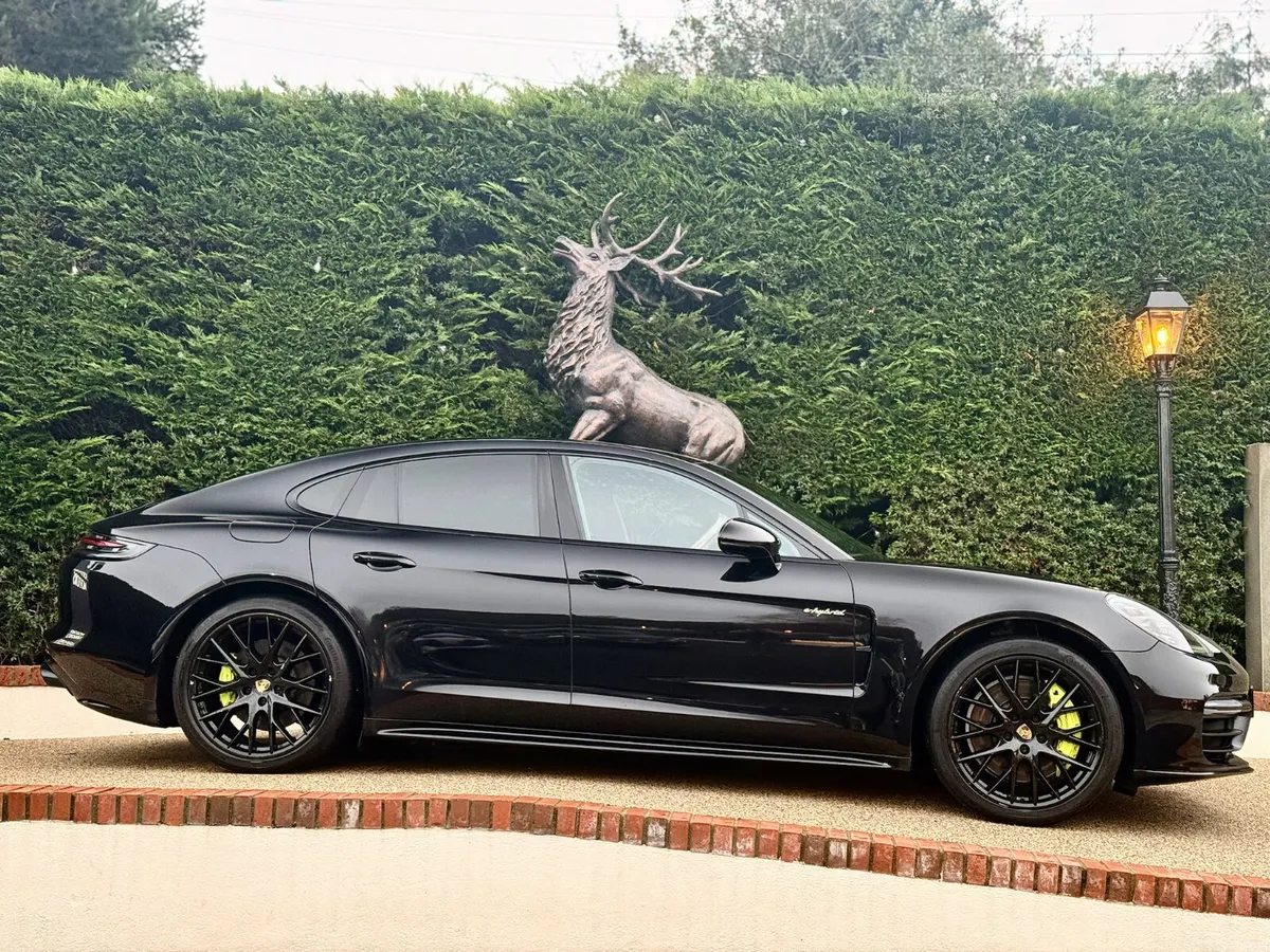 Porsche Panamera 2018 2.9 V6 Hybrid - Image 3