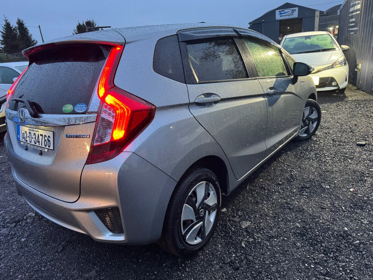 HONDA FIT JAZZ HYBRID AUTOMATIC - Image 3