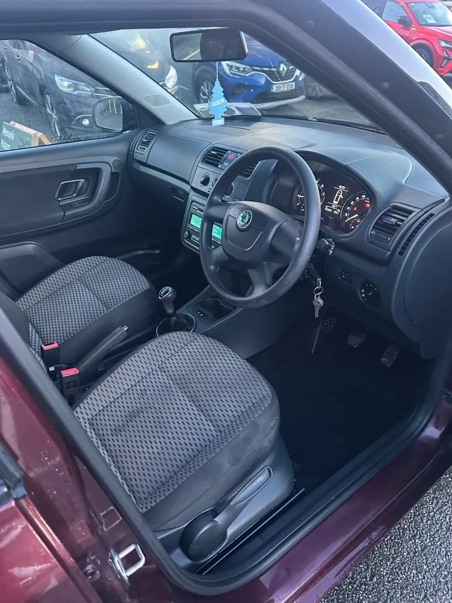 Skoda Fabia 2011 - Image 4