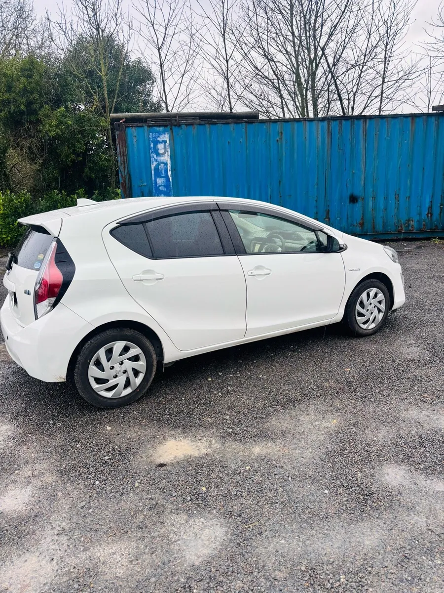 Toyota Aqua 2016 Hybrid - Image 4