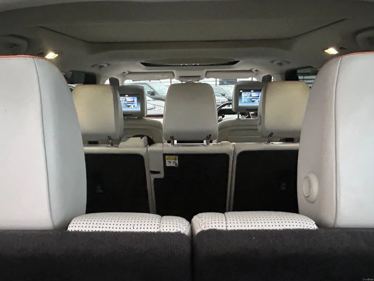 18 Land Rover discovery 3.0 HSE 7 seat luxury - Image 3