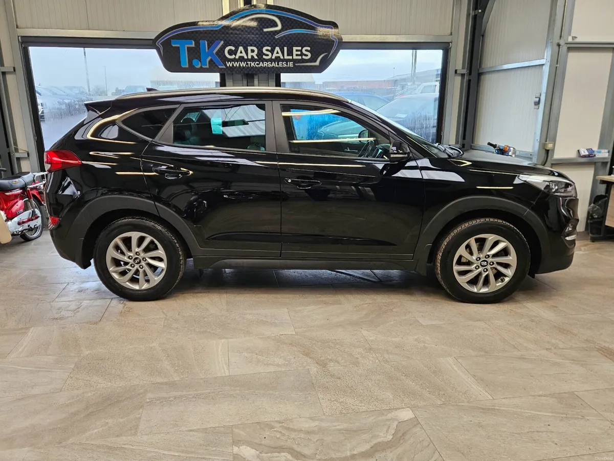 16 HYUNDAI TUCSON EXECUTIVE**LOW KMS** - Image 2