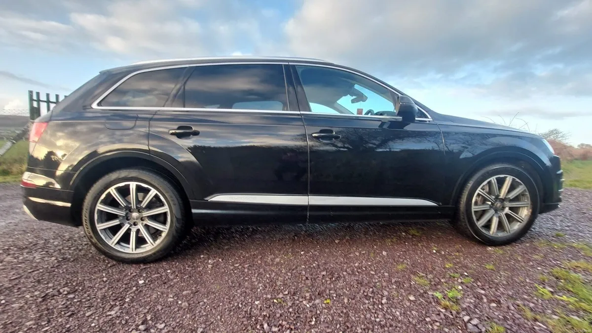 Audi Q7 SE 7 seater - Image 2