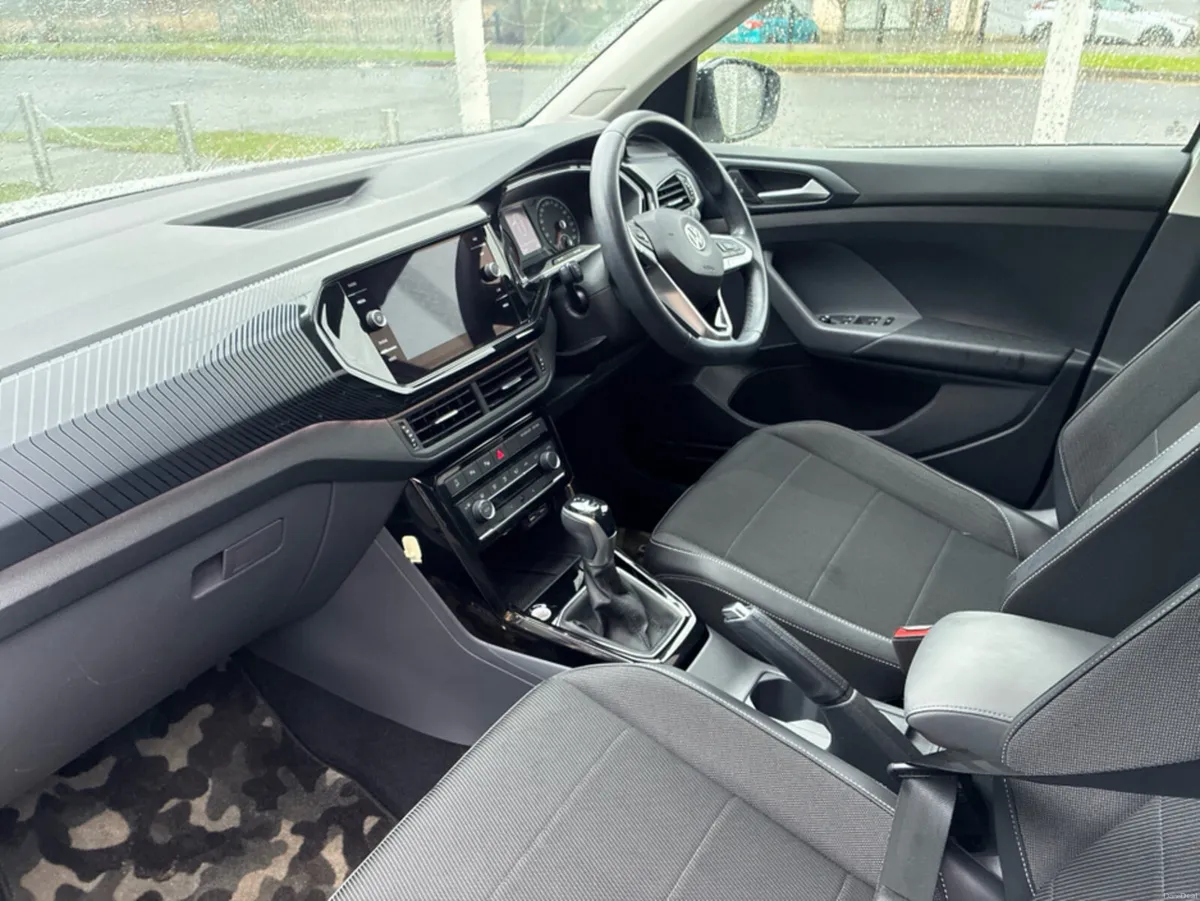 Volkswagen T-Cross 1.0L Petrol Automatic TSI - Image 3