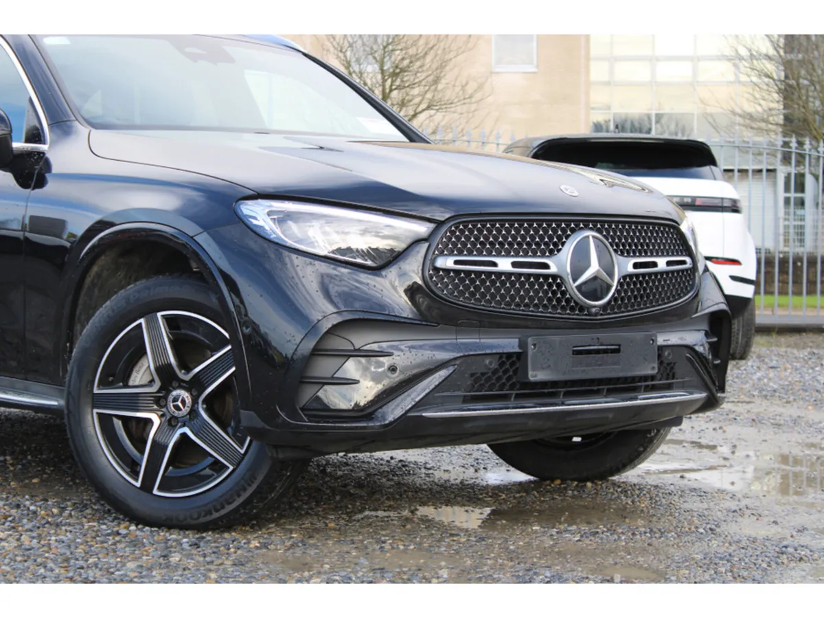 Mercedes-Benz GLC 300 AMG LINE E 4MATIC - Image 3