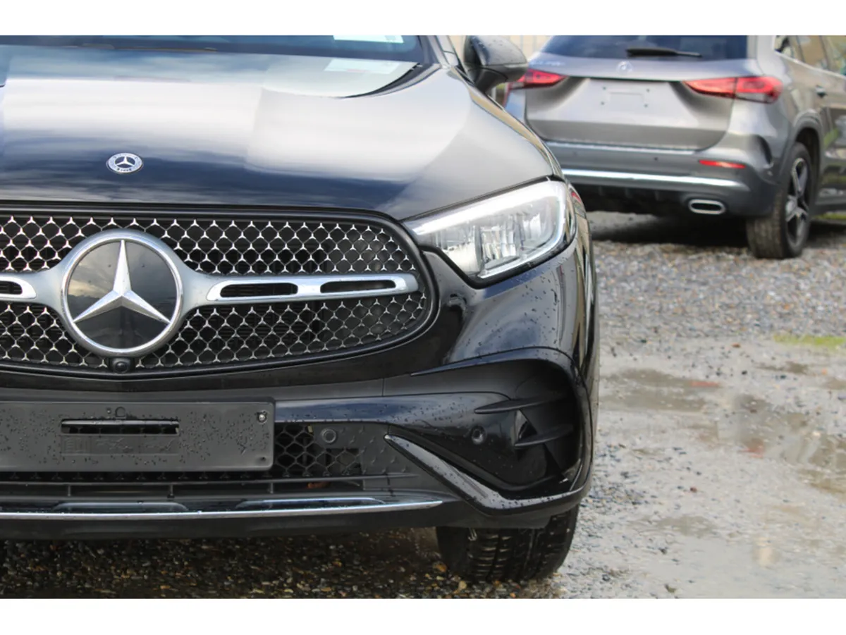Mercedes-Benz GLC 300 AMG LINE E 4MATIC - Image 4