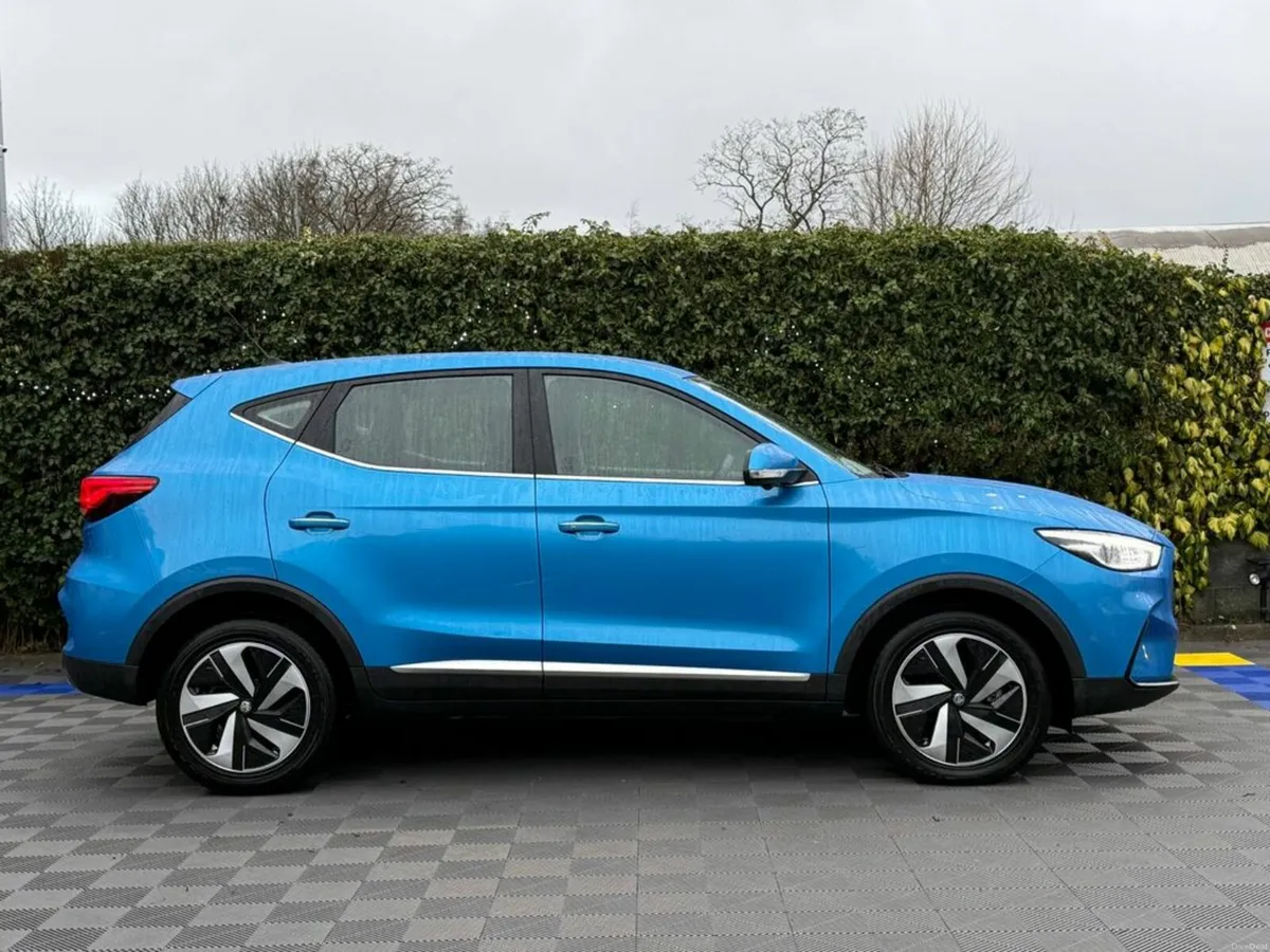 MG ZS 73KWH // LONG RANGE MODEL // APPLE CARPLAY/A - Image 2