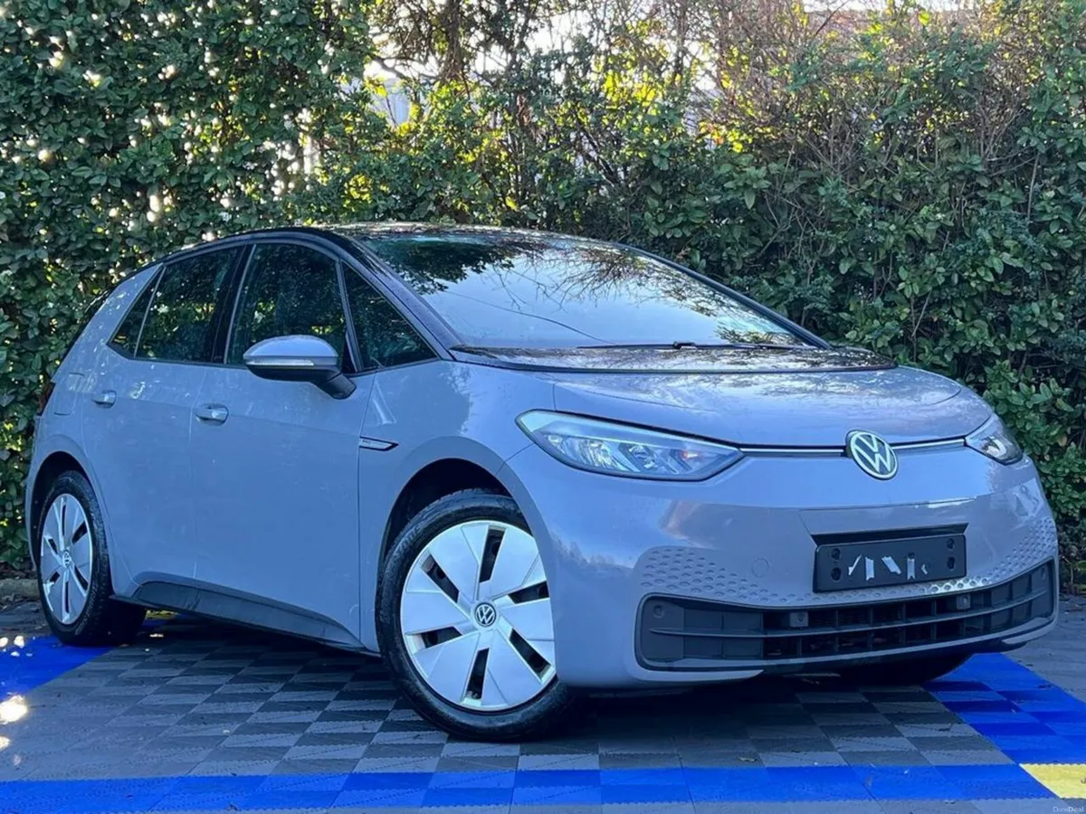 Volkswagen ID.3 LIFE 58KWH // HEATED SEATS // ADAP - Image 1
