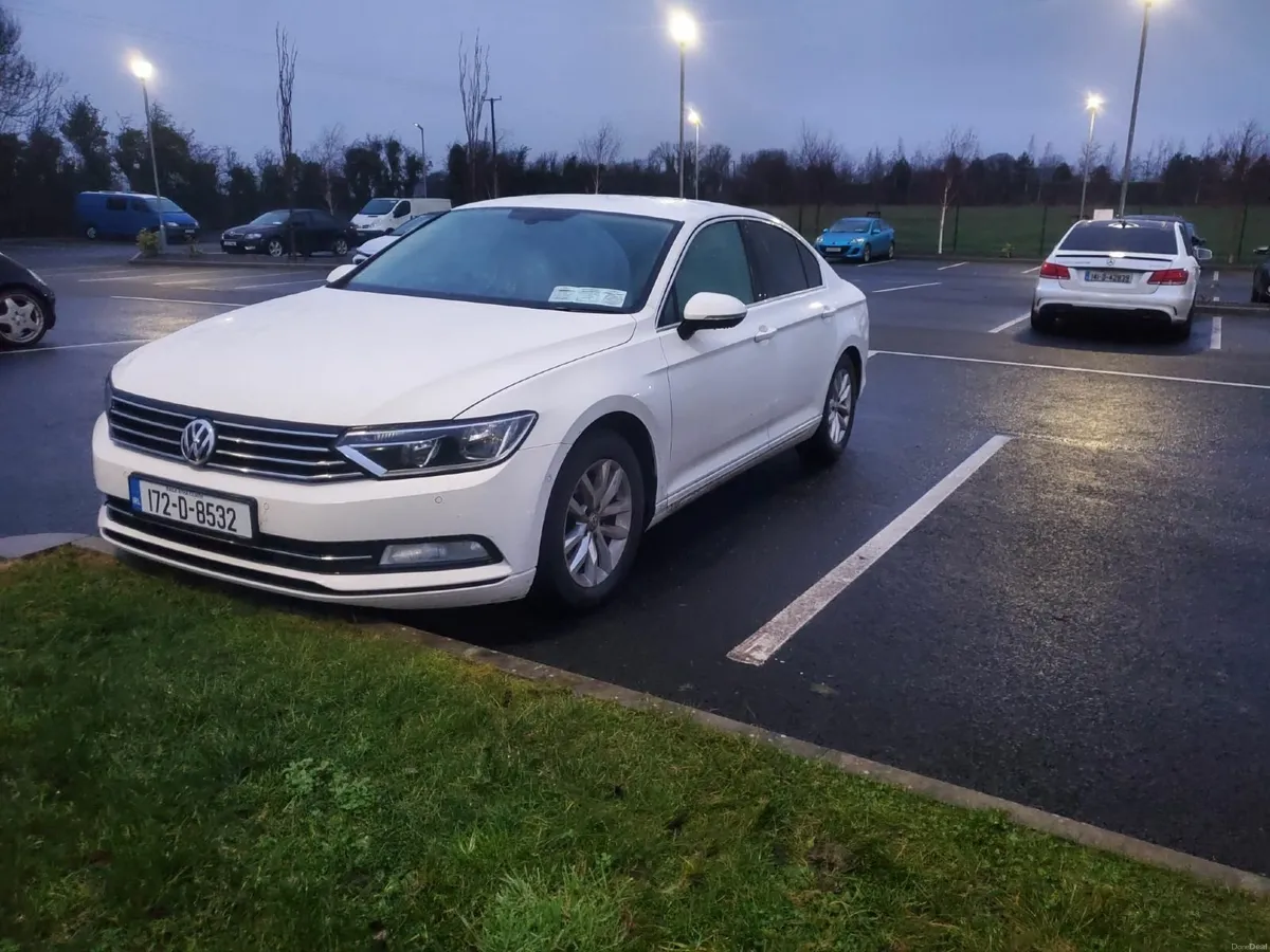 Volkswagen Passat 2017 - Image 2