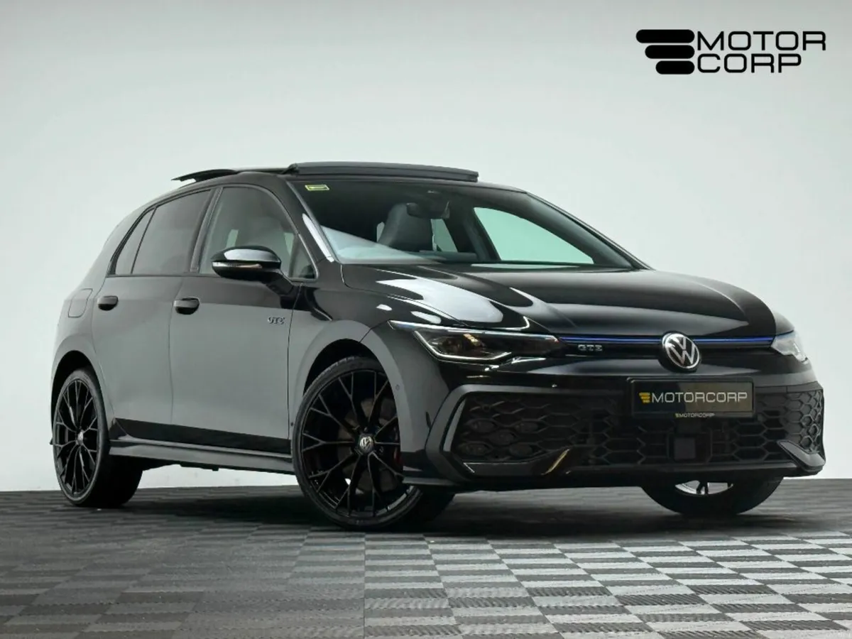 Volkswagen Golf GTE 1.5 PHEV 272HP DSG *PAN ROOF* - Image 1