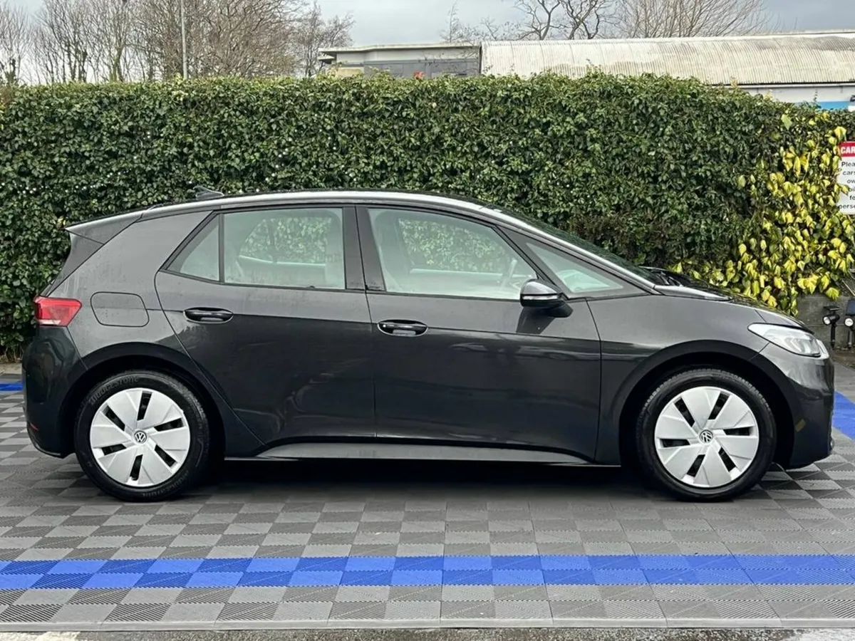 Volkswagen ID.3 LIFE 58KWH // APPLE CARPLAY/ANDROI - Image 2