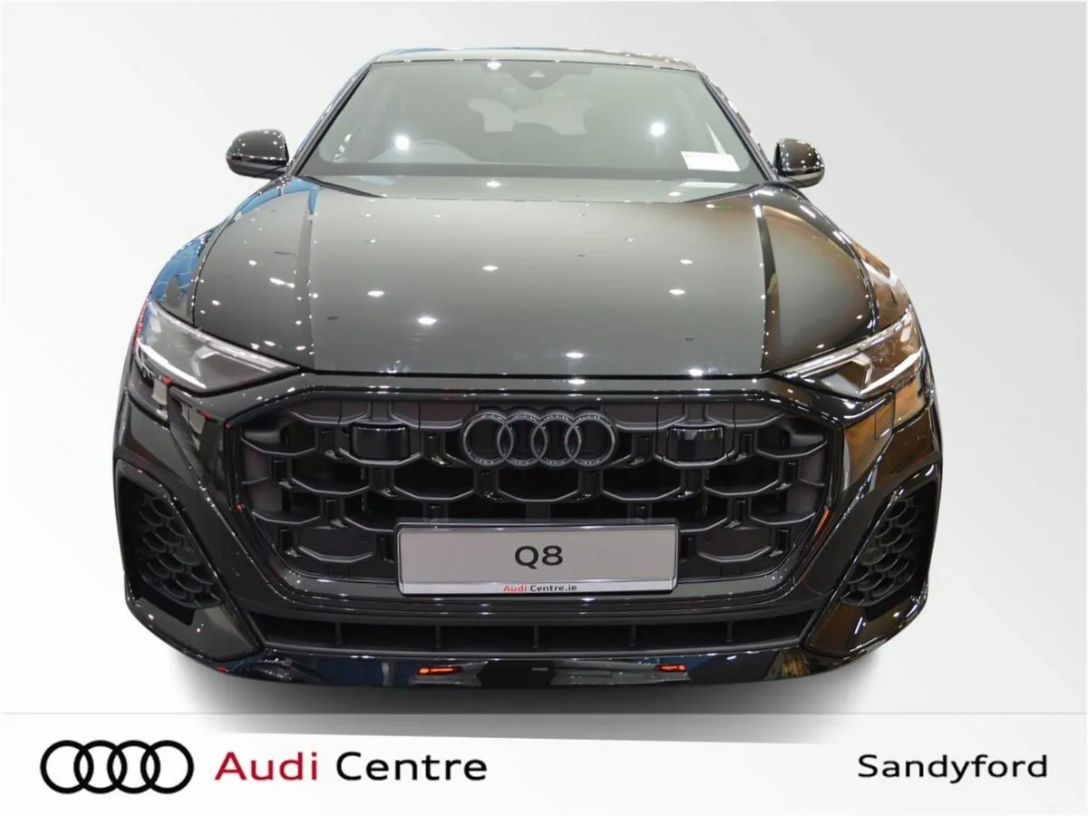 Audi Q8 SUV 60 TFSIE Q COMP 490PS - Image 6