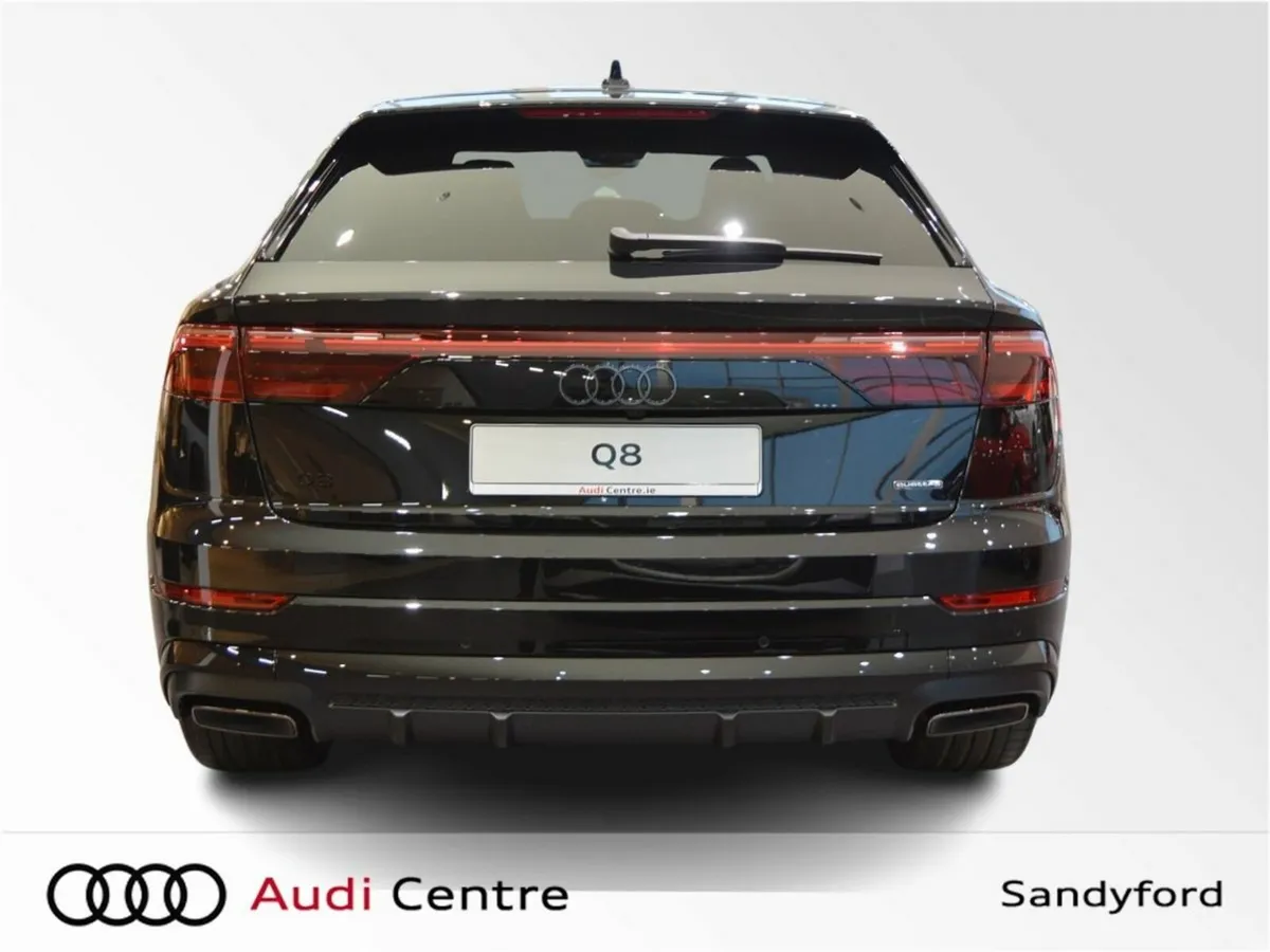 Audi Q8 SUV 60 TFSIE Q COMP 490PS - Image 4