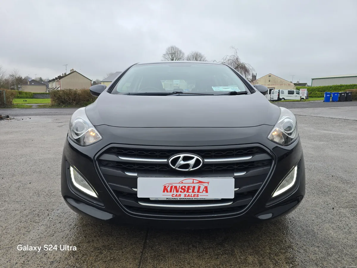 Hyundai i30  1.4 Deluxe - Image 2