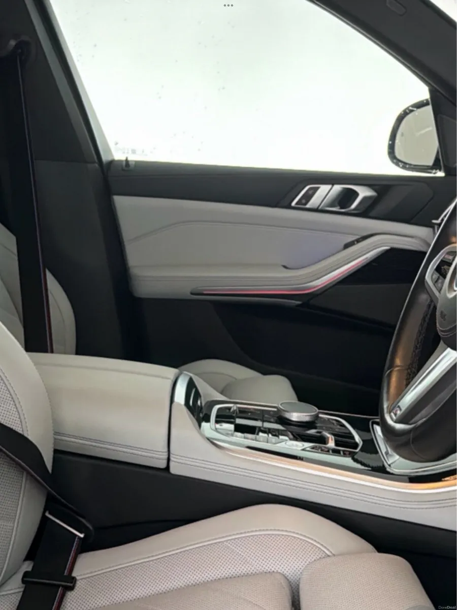 Bmw x5 50E 2024 Hugh spec . Pan roof - Image 4