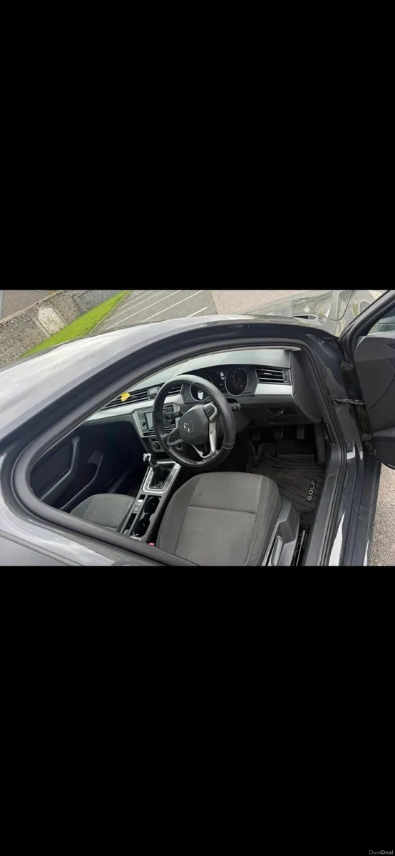 Volkswagon Passat - Image 4