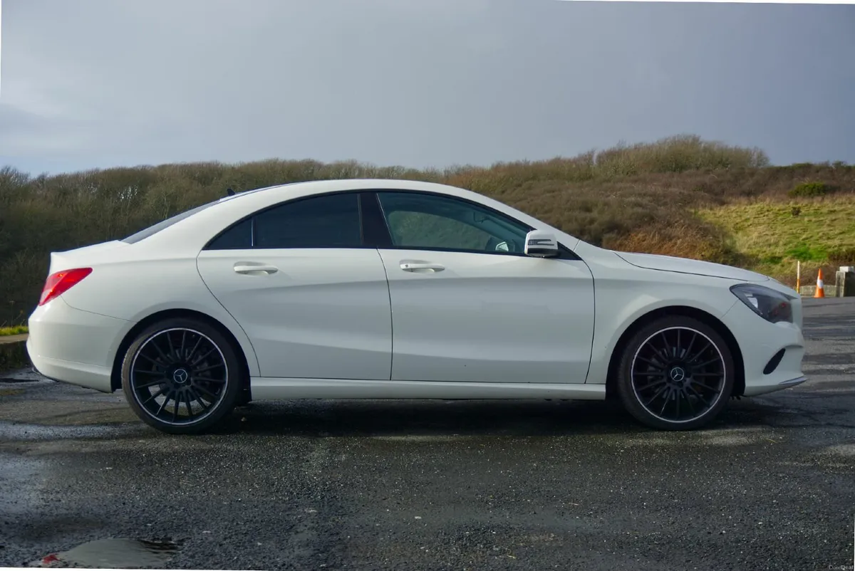 Mercedes-Benz CLA200d 2.1L Diesel Manual 2016 - Image 2