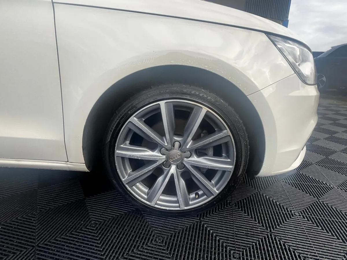 Audi A1 Audi A1 1.4 tfsi, petrol, auto, fully load - Image 3