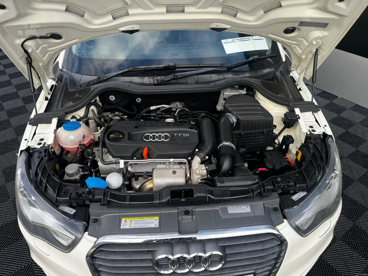 Audi A1 Audi A1 1.4 tfsi, petrol, auto, fully load - Image 4