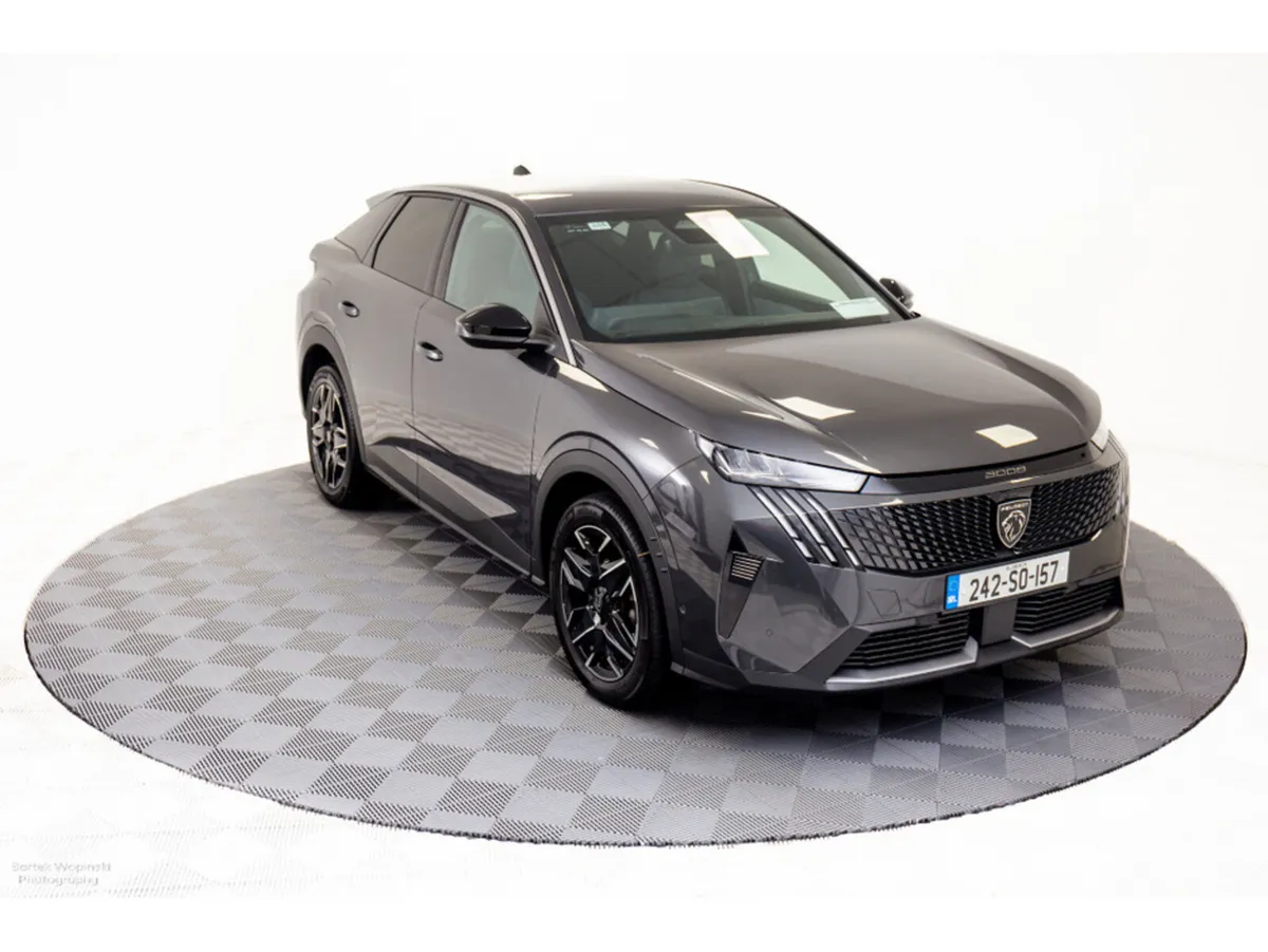 Peugeot 3008 Allure 1.2 Hybrid Auto 145HP - Image 1