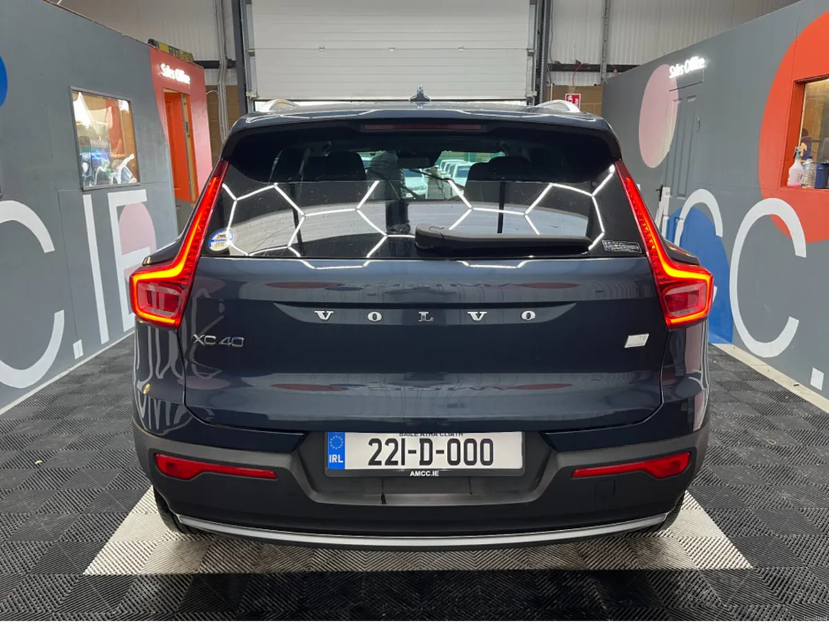 Volvo XC40 2022 VOLVO XC40 RECHARGE PLUG-IN HYBRID - Image 3