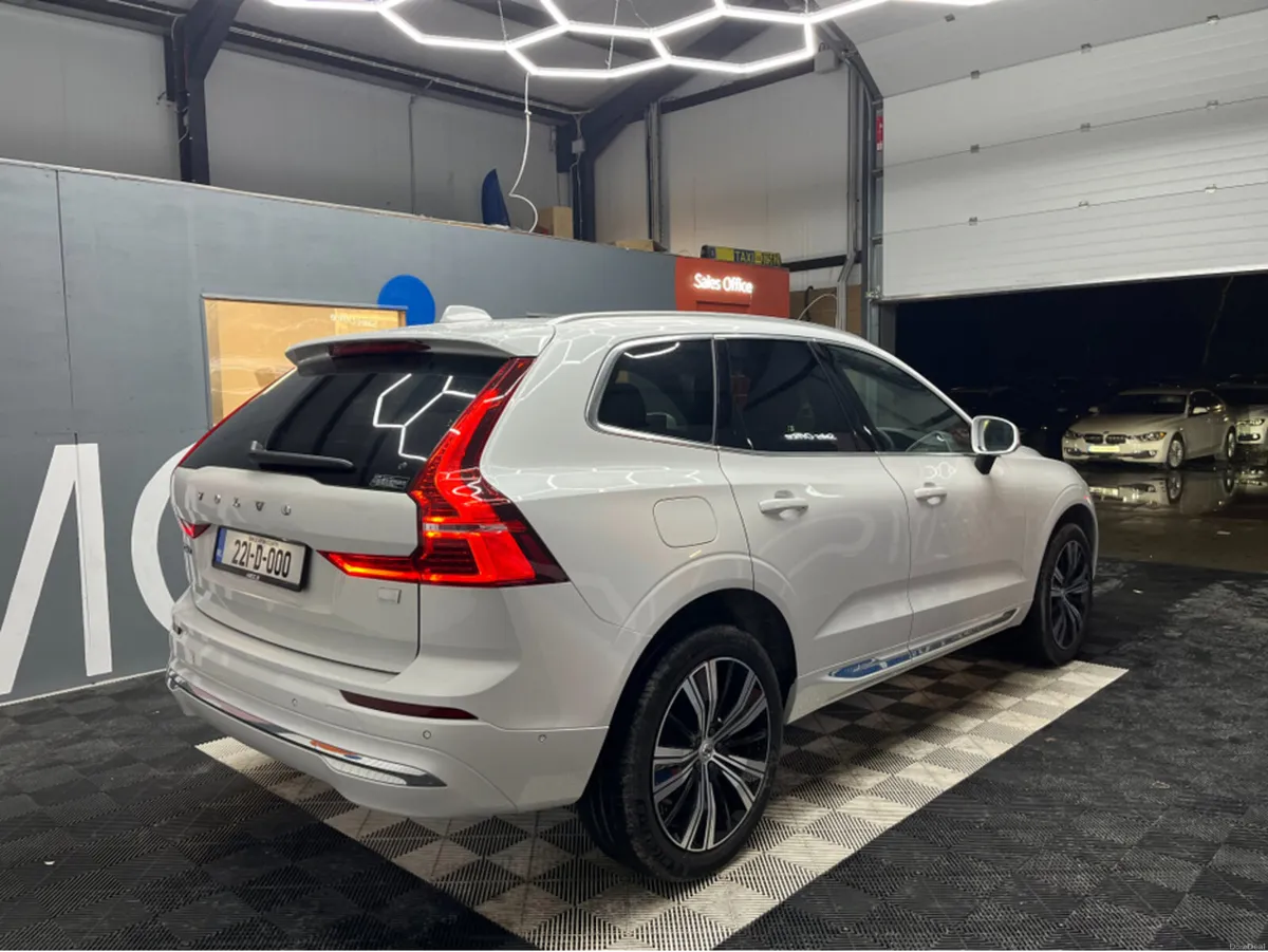 Volvo XC60 2022 VOLVO XC60 RECHARGE PLUG-IN HYBRID - Image 2