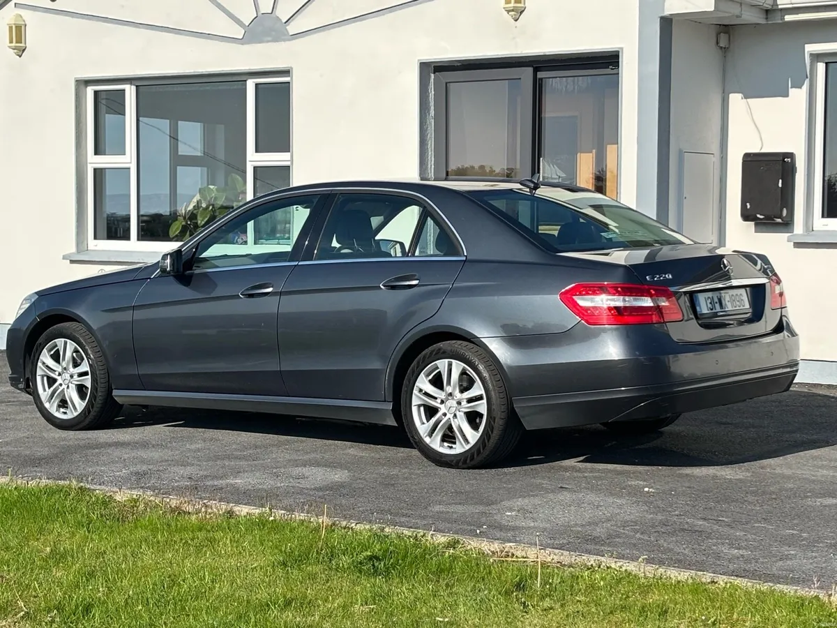 Mercedes E220 •Read Ad - Image 2