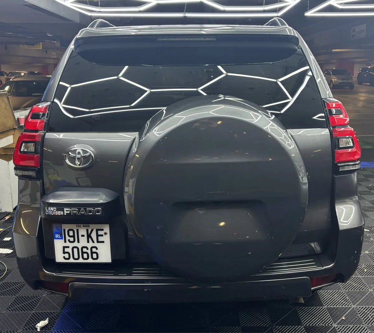 Toyota Landcruiser VX Prado 7 Seater - Image 4