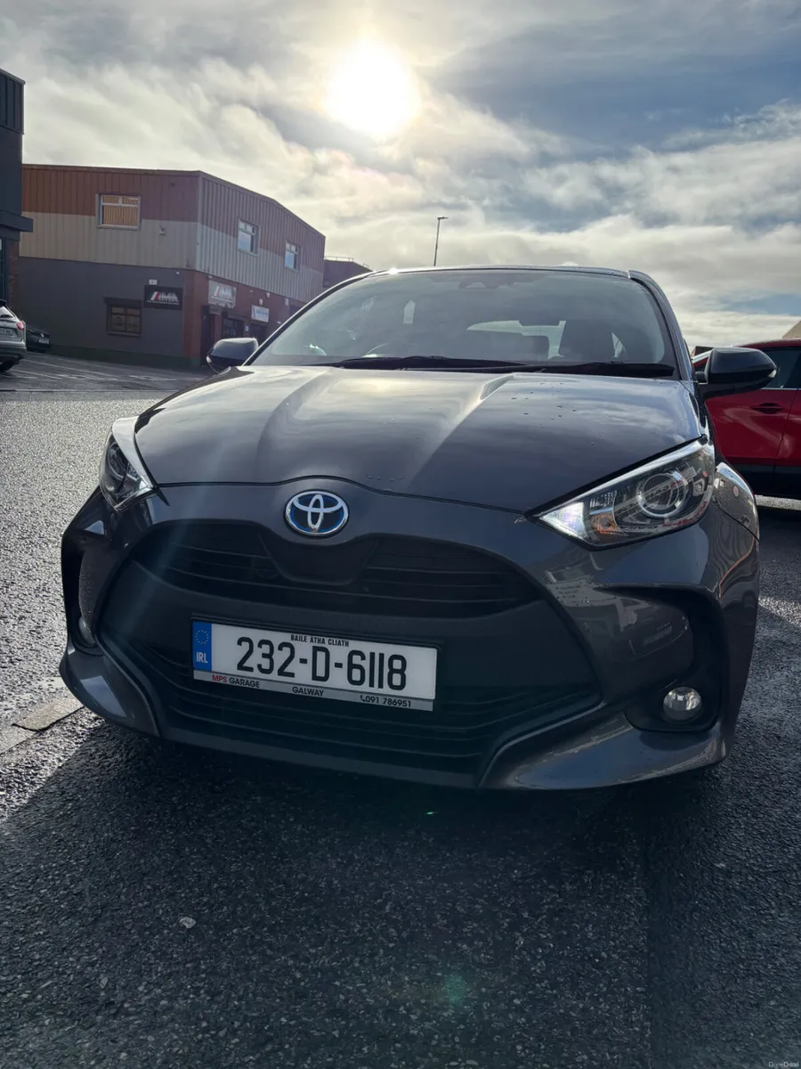 2023 Toyota Yaris Luna 1.5 Hybrid Automatic - Image 3