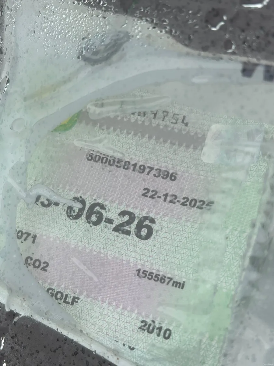 Volkswagen Golf 2010 - Image 4