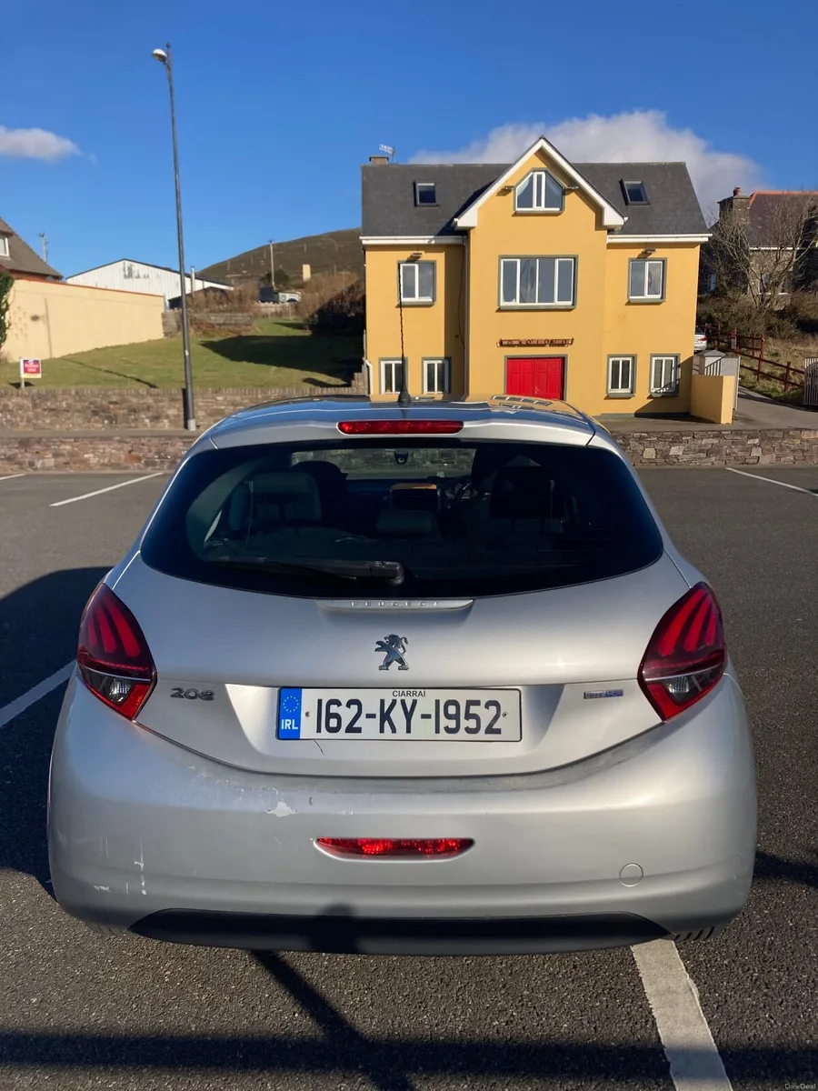 Peugeot 208 2016 - Image 1