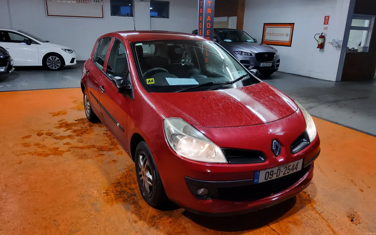 Renault Clio 2009 - Image 1