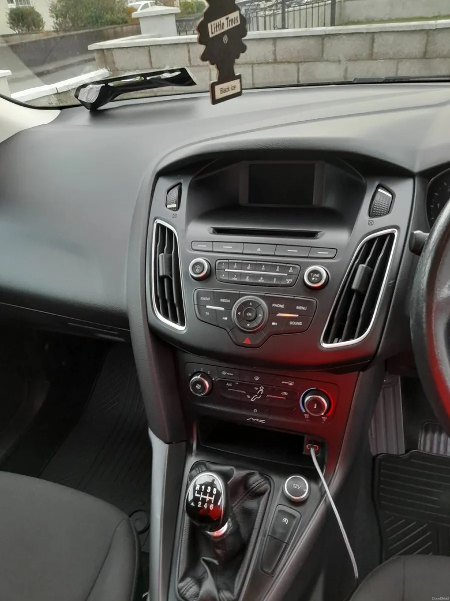 Ford Focus 2015 - Image 2