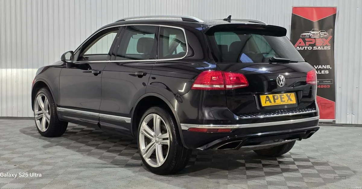 Volkswagen Touareg DIESEL ESTATE - Image 4