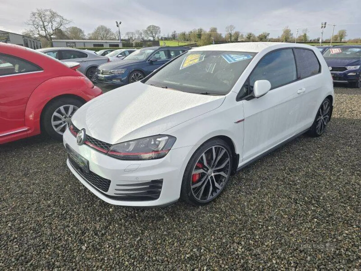 Volkswagen Golf GTi Performance Pack - Image 2