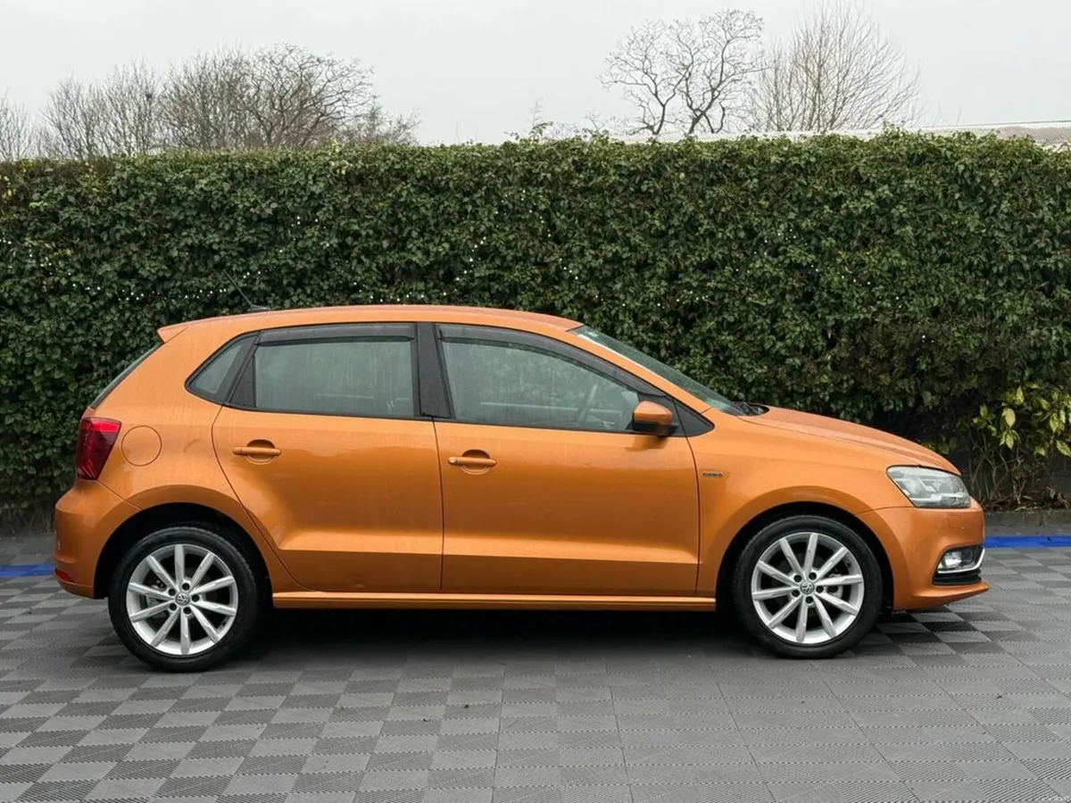 Volkswagen Polo ORIGINAL EDITION 1.2 TSI AUTO // H - Image 2