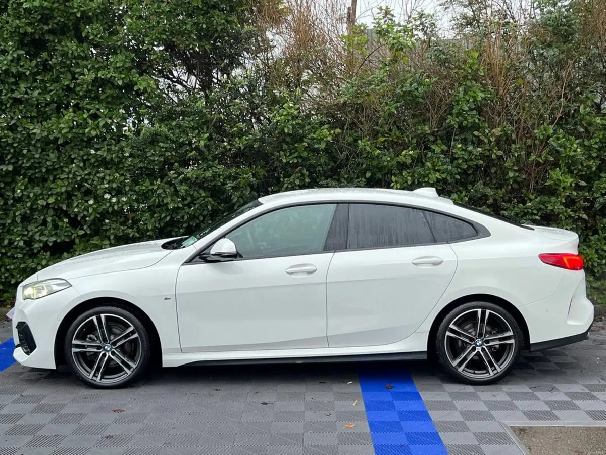 BMW 2-Series 218d M-SPORT 2.0 // VERY LOW MILEAGE - Image 3