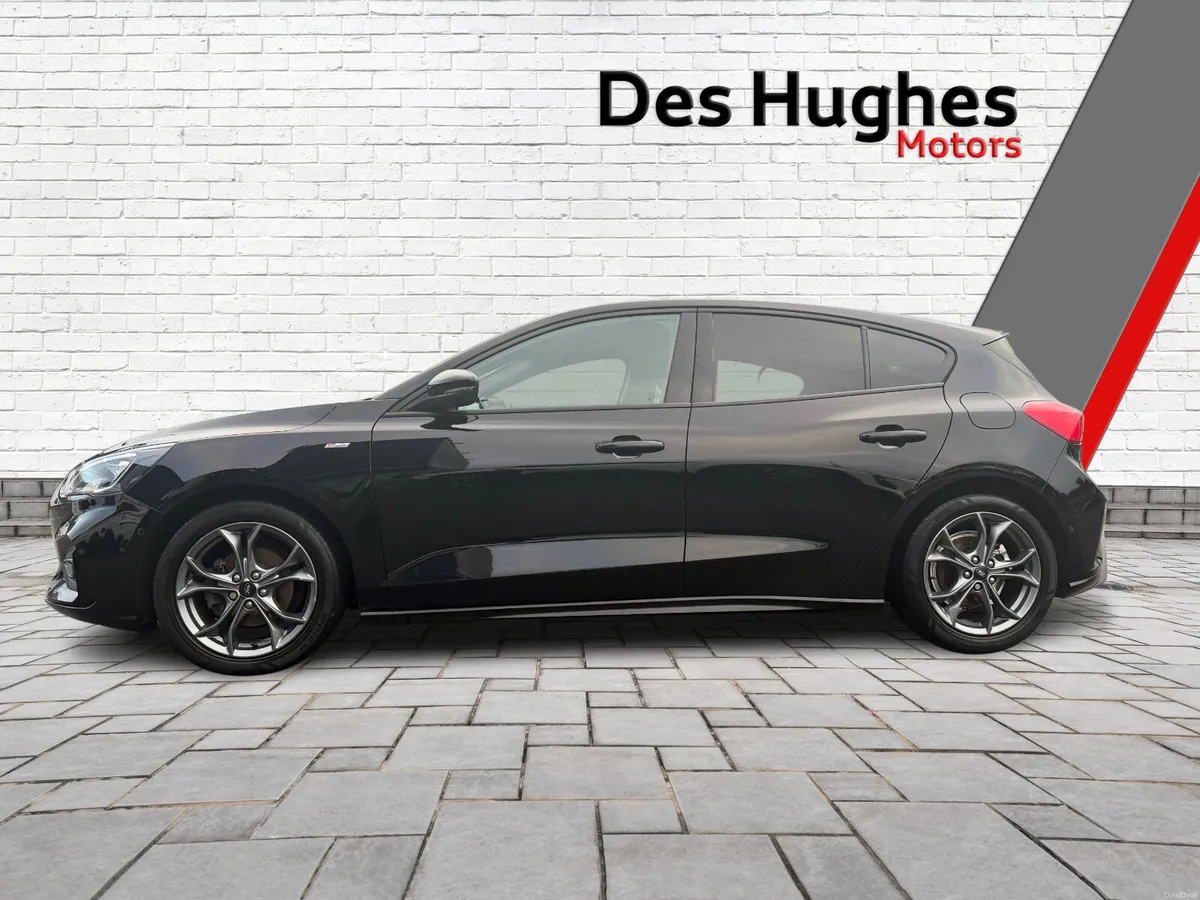 Ford Focus 2021 St-Line 1.5 TD - Image 4