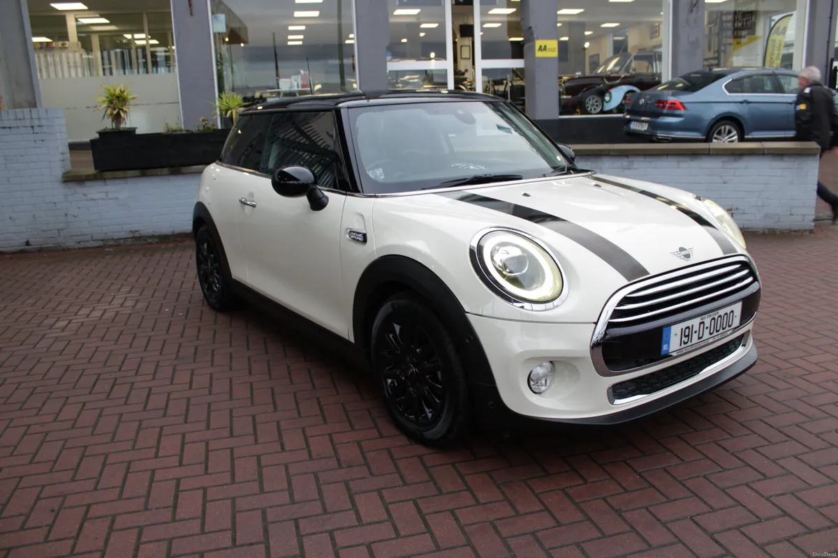 2019 MINI COOPER - Image 1