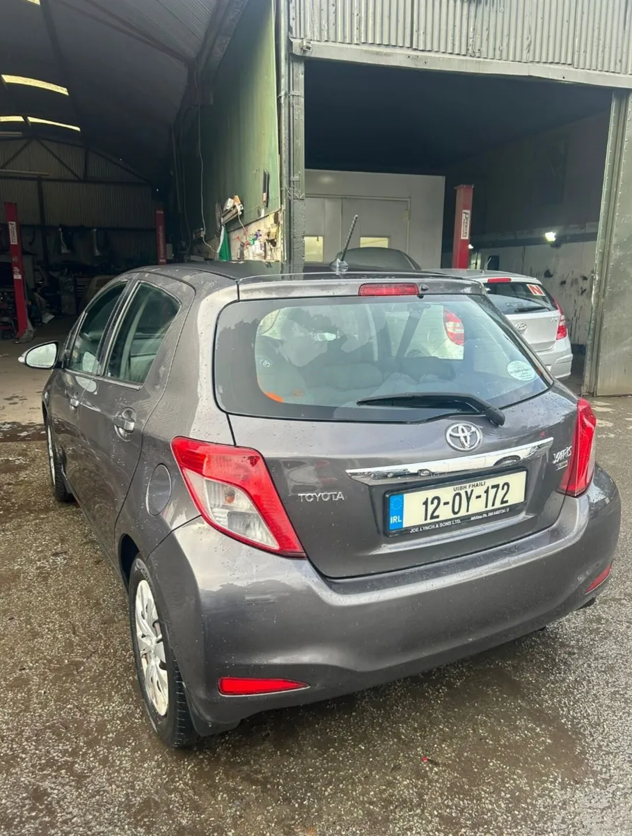 2012 Toyota Yaris Luna - Image 4