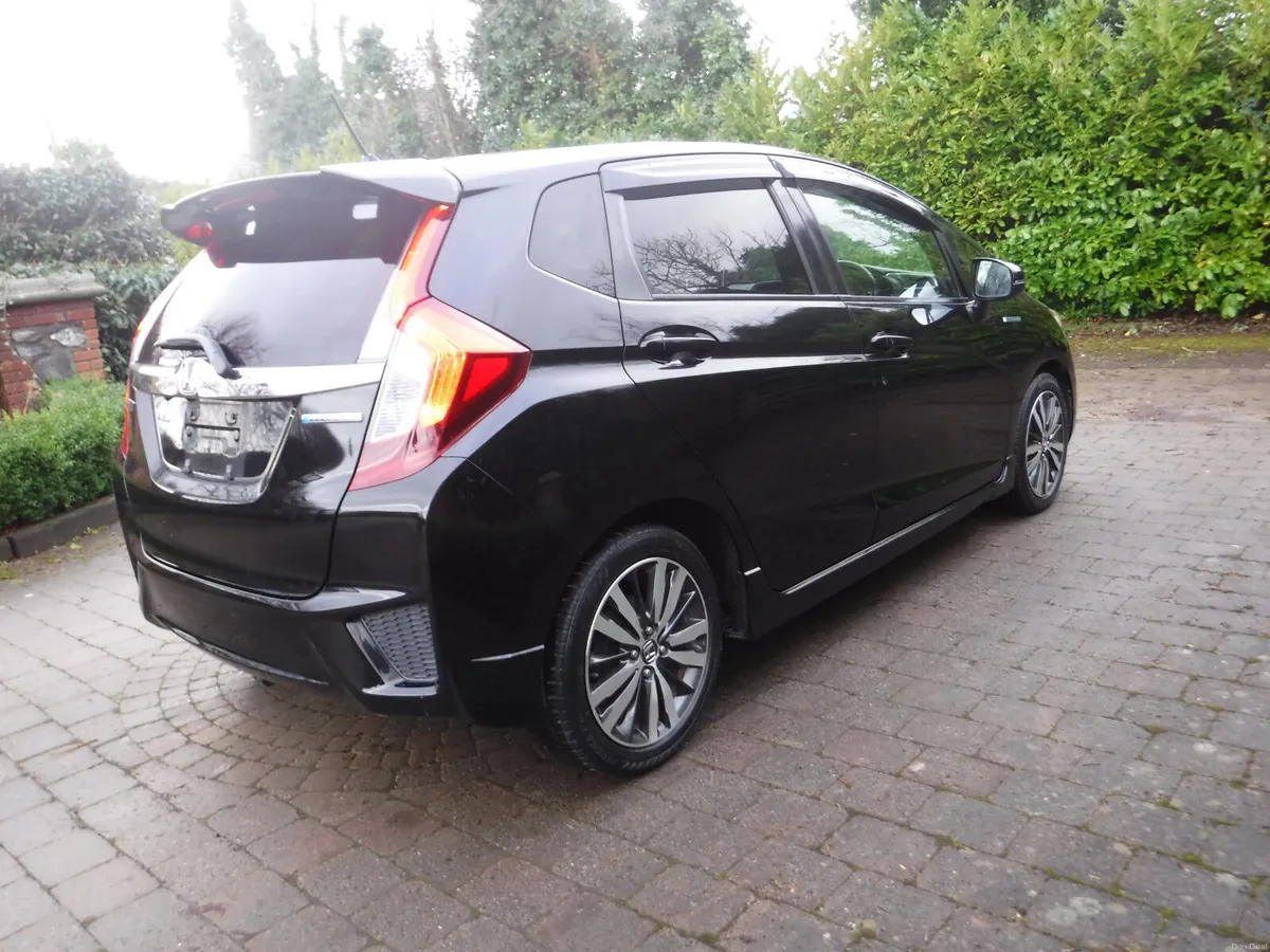 HONDA FIT 1.5 AUTO HYBRID S-SPEC ANDROID+CARPLAY - Image 3