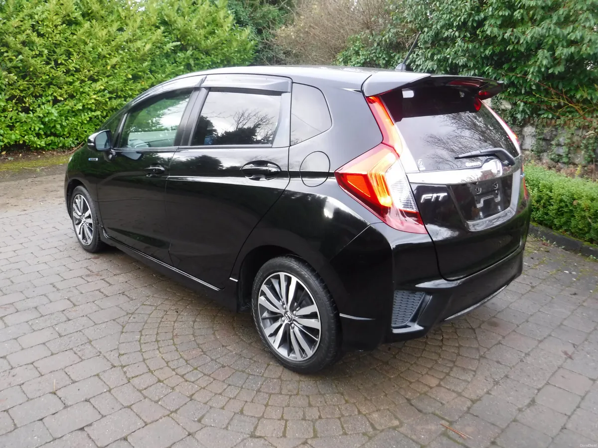 HONDA FIT 1.5 AUTO HYBRID S-SPEC ANDROID+CARPLAY - Image 4