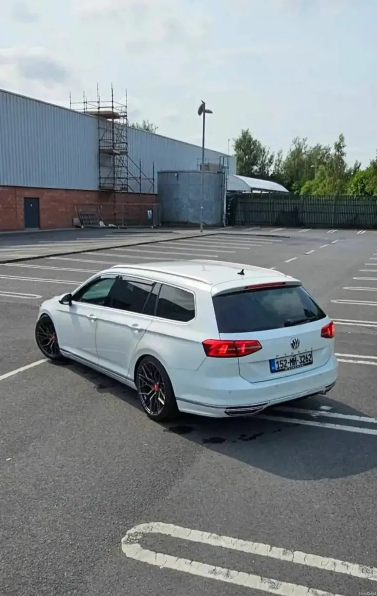 Volkswagen Passat 2015 - Image 3