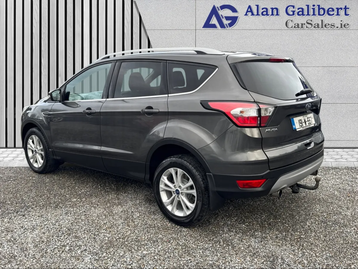 Ford Kuga TITANIUM 1.5 TDCI 120PS 4DR MAN - Image 2