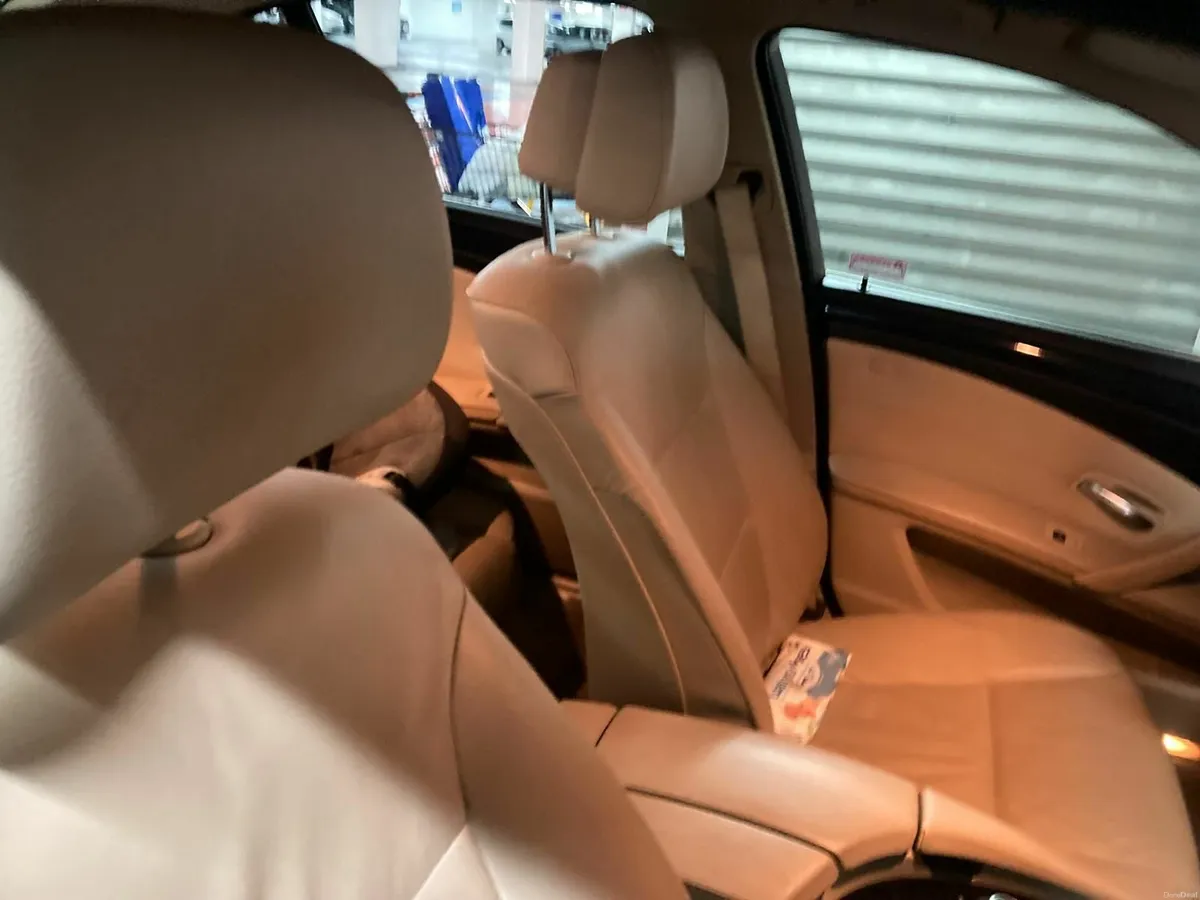 BMW 5-Series 2010 - Image 3