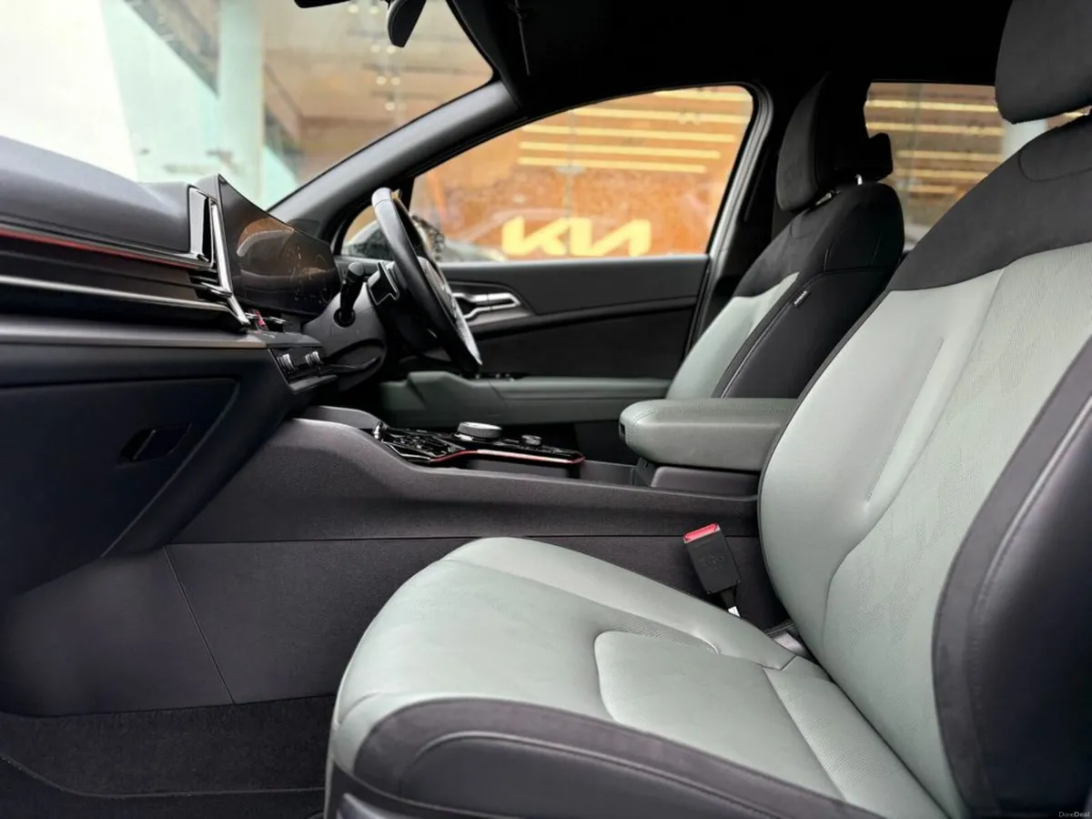 Kia Sportage 1.6 Plug in hybrid - Image 2